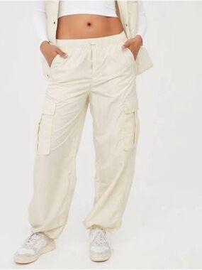 Women's Cream Cargo Jogger Pants - Casual Utility Style